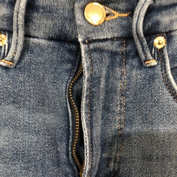 Good American Good Legs Skinny Raw Hem Jeans - Picture 4 of 6